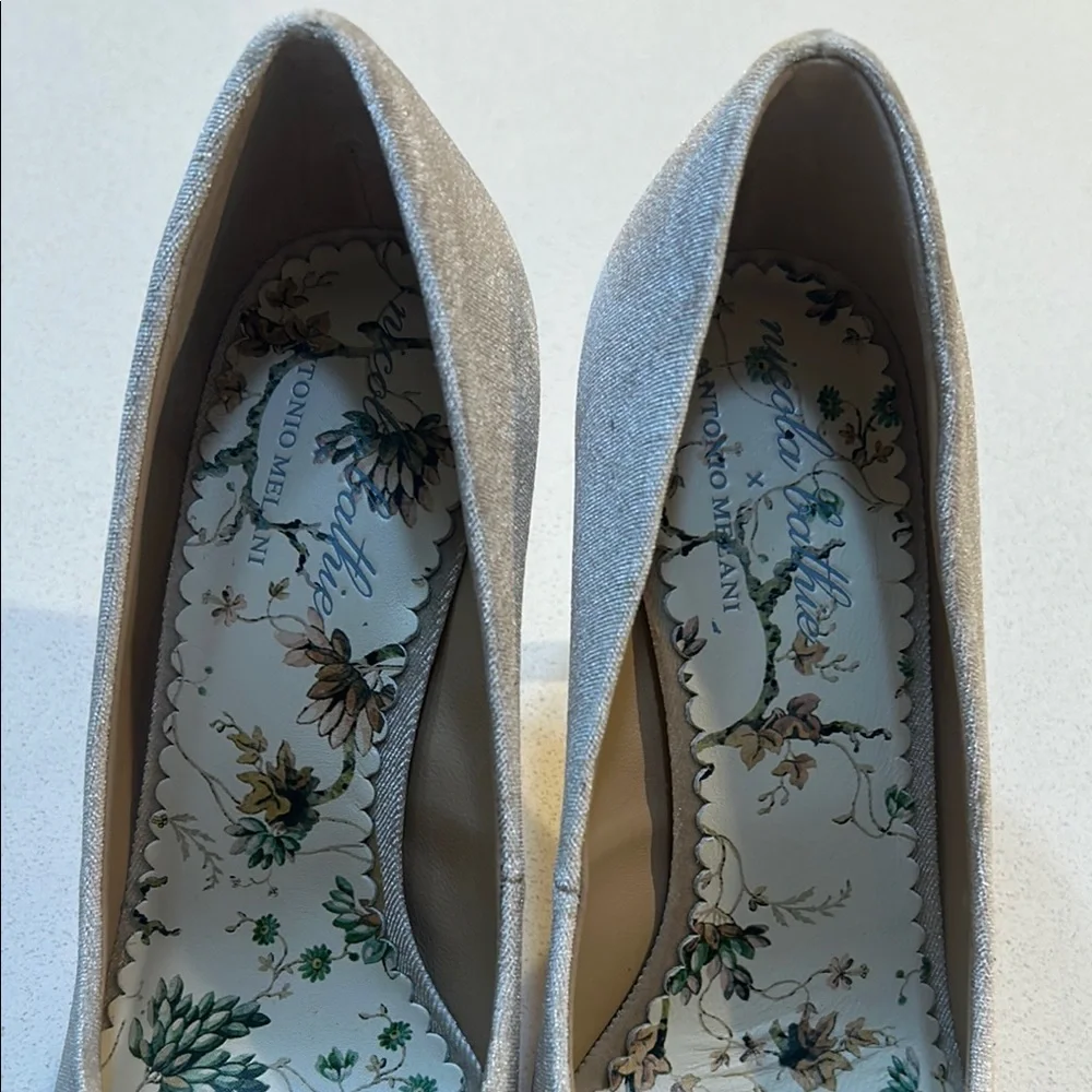 Women's Nicola Bathie x ANTONIO MELANI Suede Cream Pointed-Toe Heels - Picture 3 of 6